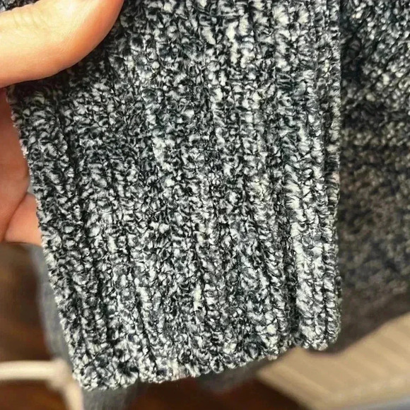 Orvis V-Neck Chenille Tunic Sweater Size Medium Marled Navy - Picture 6 of 8